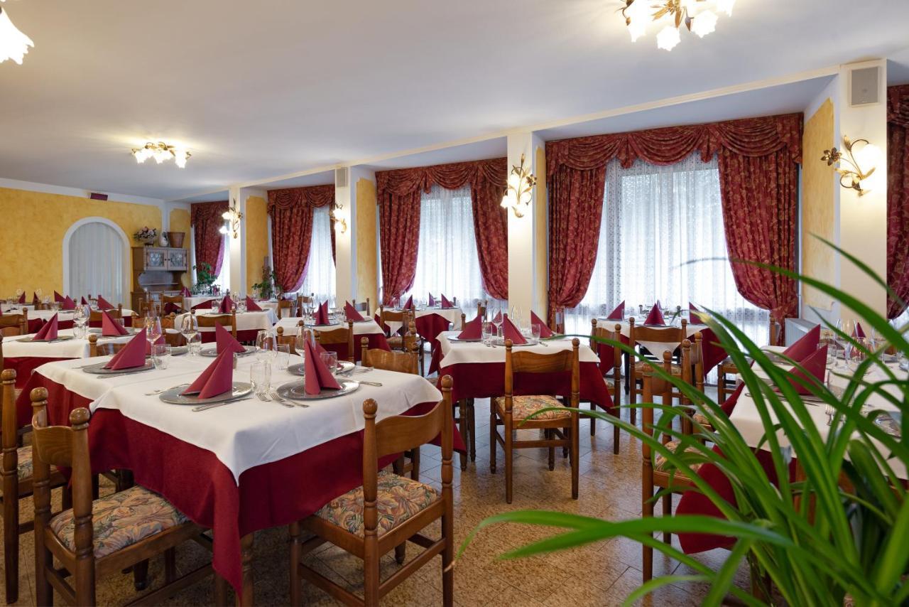 Hotel Europa San Martino Di Castrozza Bagian luar foto