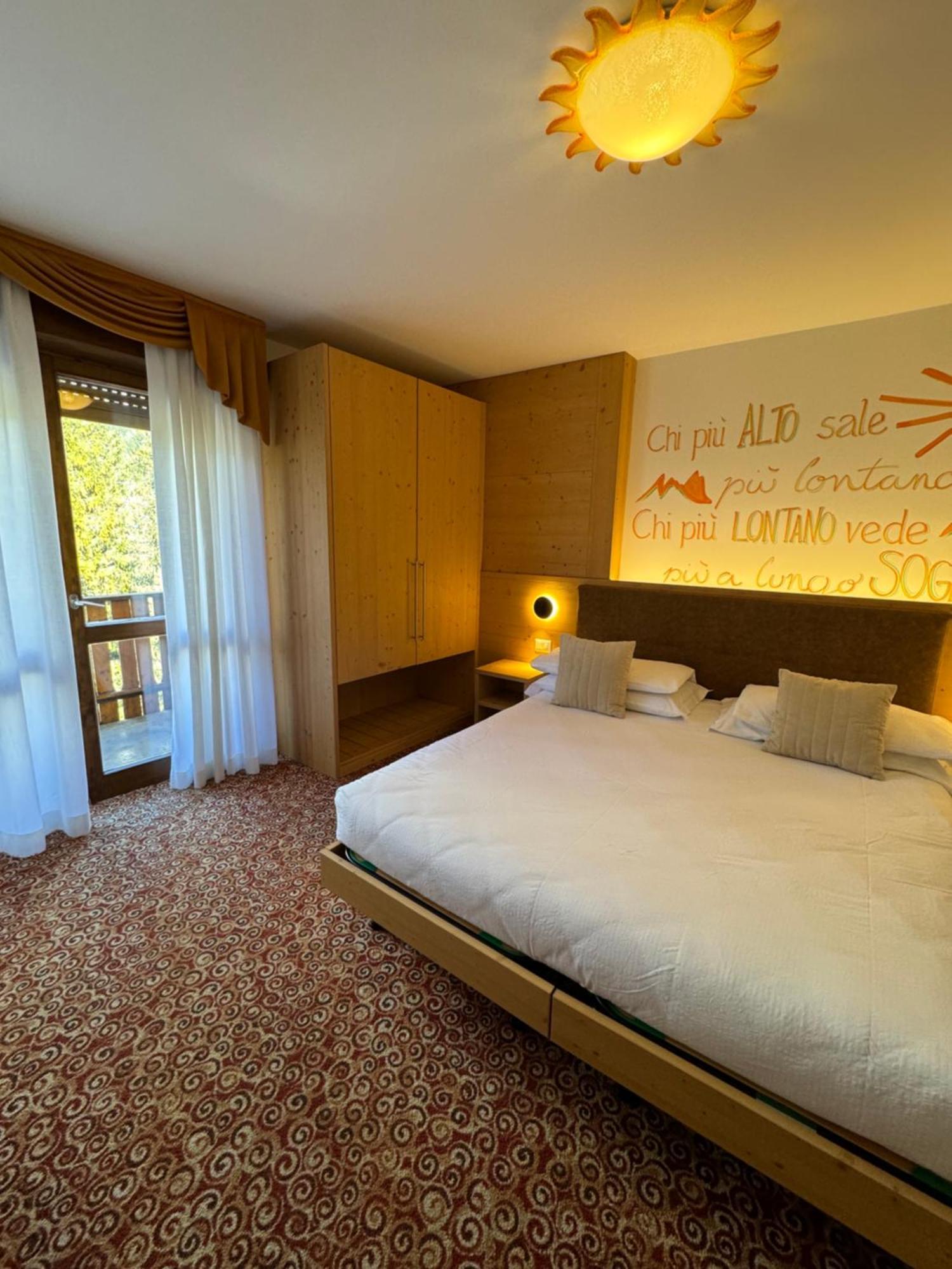Hotel Europa San Martino Di Castrozza Bagian luar foto