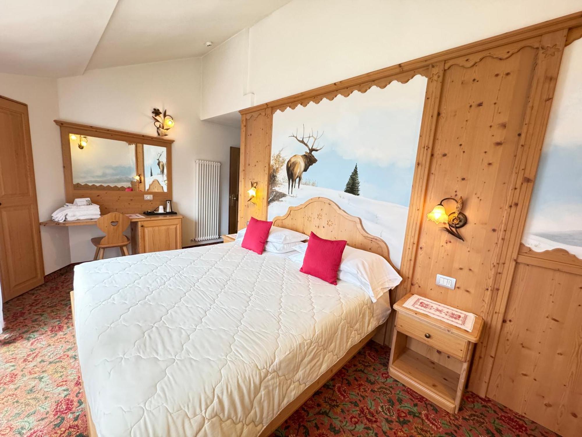 Hotel Europa San Martino Di Castrozza Bagian luar foto