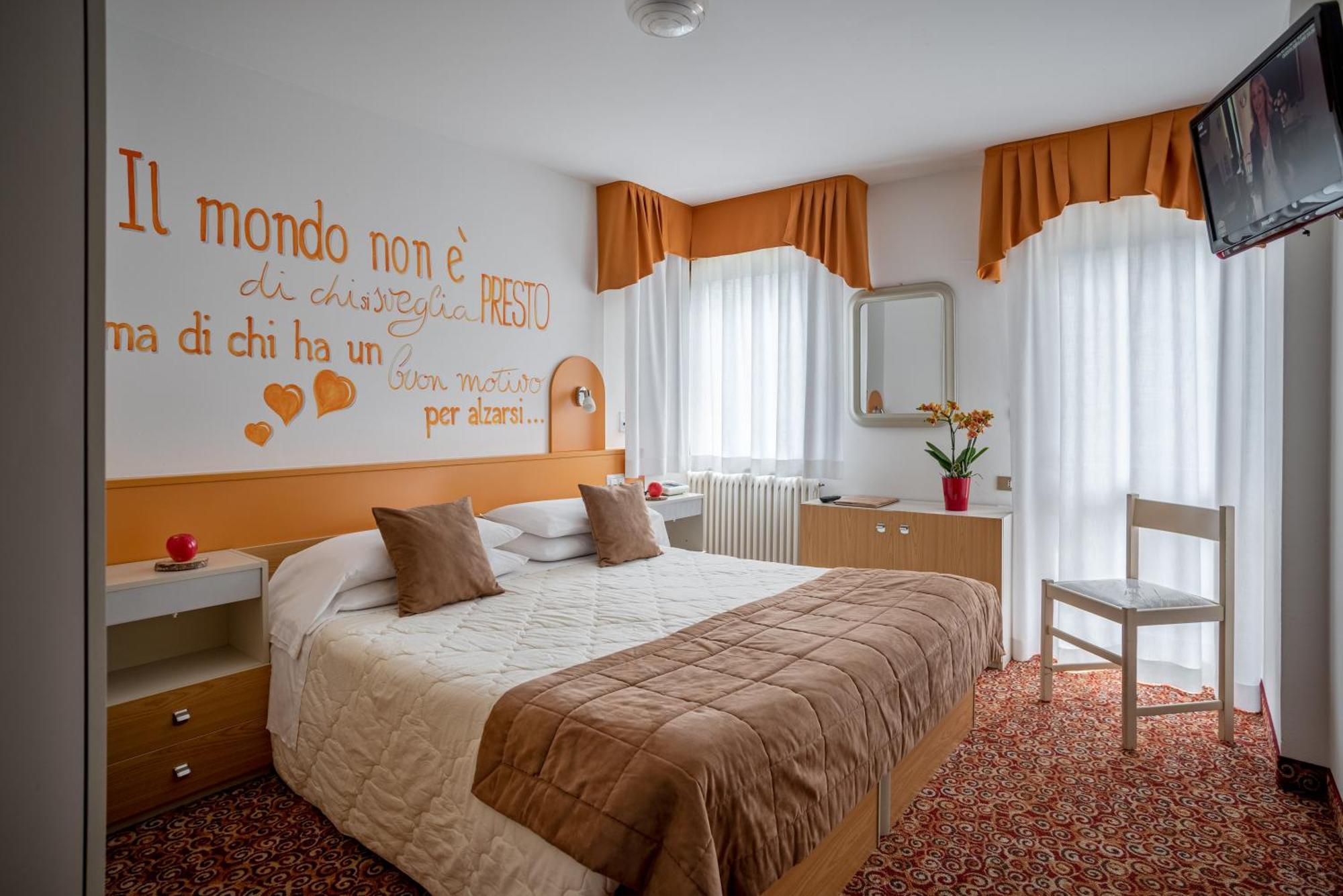 Hotel Europa San Martino Di Castrozza Bagian luar foto